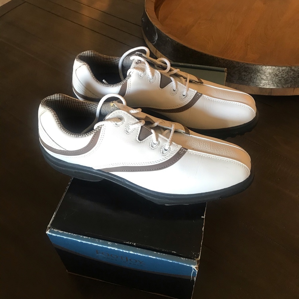 Brand new women’s golf shoes